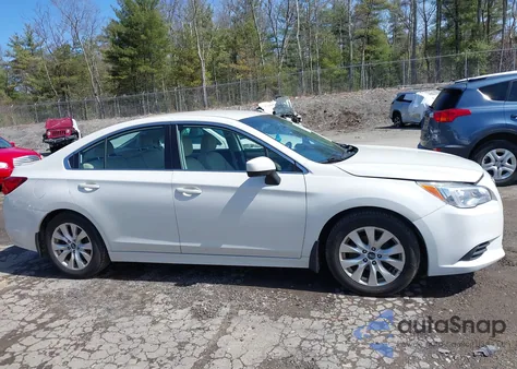 2015 Subaru Legacy 2.5I Premium z USA, uszkodzony, nr VIN 4S3BNAC68F3010394